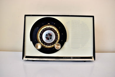 Chocolate Brown 1959 General Electric Model 861 Vacuum Tube AM Radio Sputnik Atomic Age Beauty!