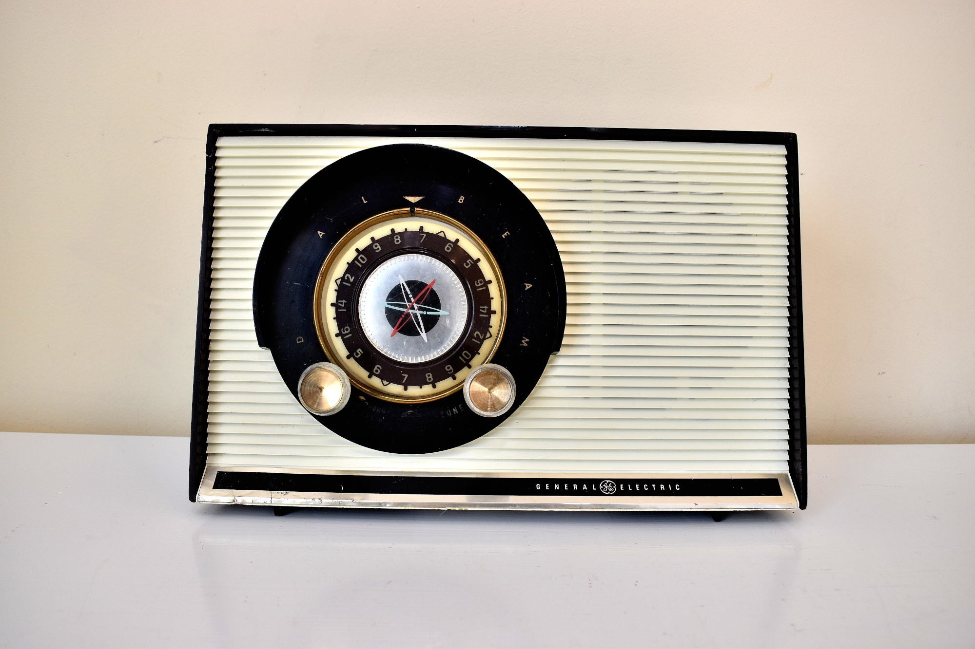 チョコレートブラウン 1959 ゼネラル・エレクトリック モデル 861