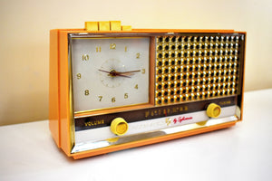 Buff Pink Retro Space Age 1957 Sylvania Model 1322 Tube AM Clock Radio Sounds Great!