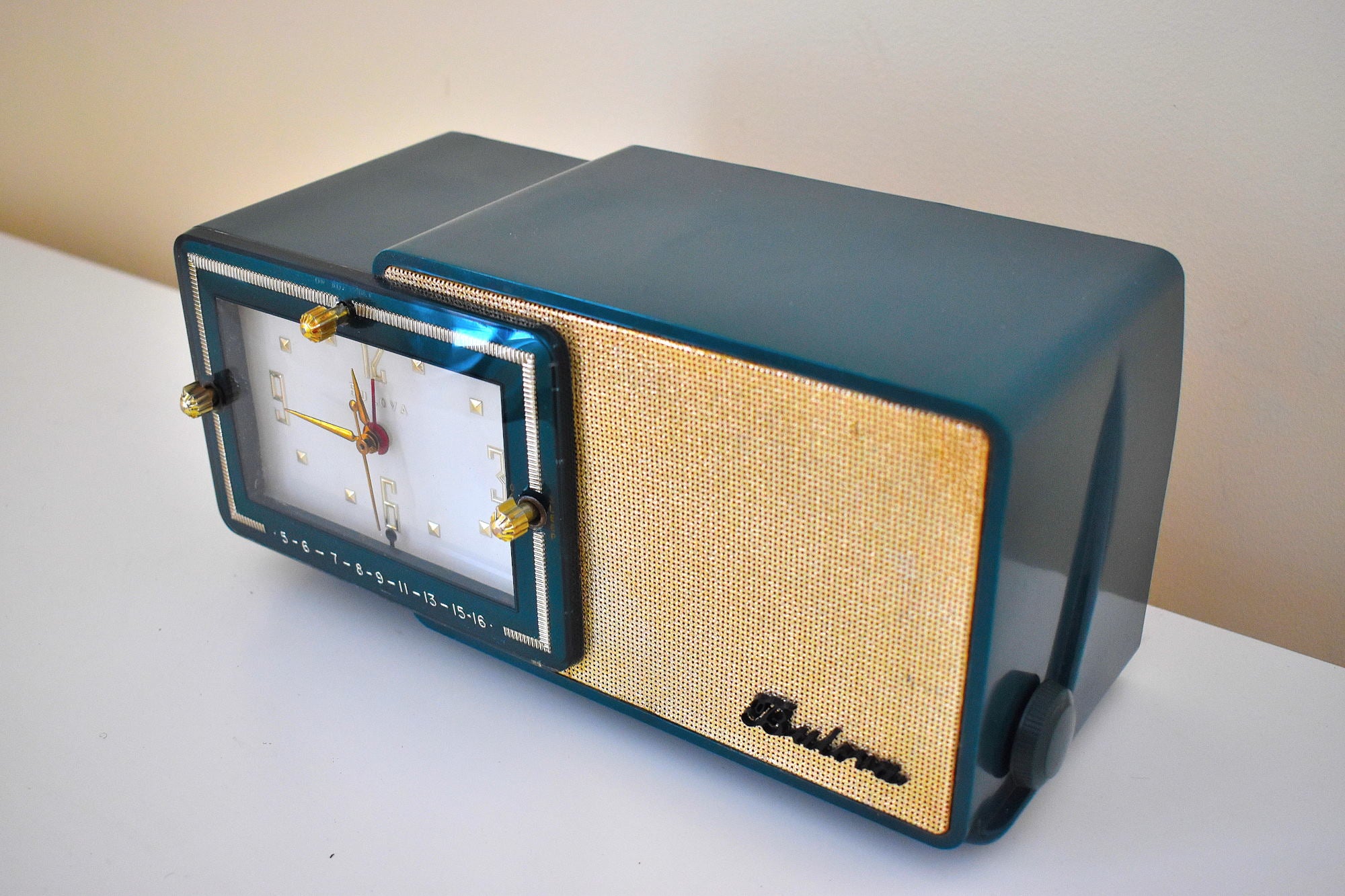 Sherwood Green and Gold 1957 Bulova Model 100 AM Antique Clock Radio Simply Fabulous!