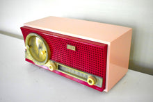 画像をギャラリービューアに読み込む, スイートハート 赤とピンク ミッドセンチュリー レトロ 1959-1961 CBS モデル C230 真空管 AM 時計ラジオ レアカラーコンボ！