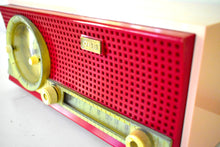 Charger l&#39;image dans la galerie, Sweetheart Red and Pink Mid Century Retro 1959-1961 CBS Model C230 Vacuum Tube AM Clock Radio Rare Color Combo!