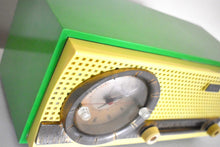 画像をギャラリービューアに読み込む, Never Before Seen グラスホッパー グリーン ミッドセンチュリー レトロ 1959-1961 CBS モデル C230 真空管 AM クロック ラジオ 素晴らしい状態です。全てオリジナル！