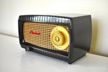 Charger l&#39;image dans la galerie, Timber Brown and Wicker Vintage 1954 Capehart Model 3T55BN AM Vacuum Tube Radio Sounds Great Excellent+ Condition!