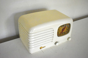Bubble Ivory 1946 Clarion Model C100X Vacuum Tube AM Radio Excellent Condition Sounds Great!