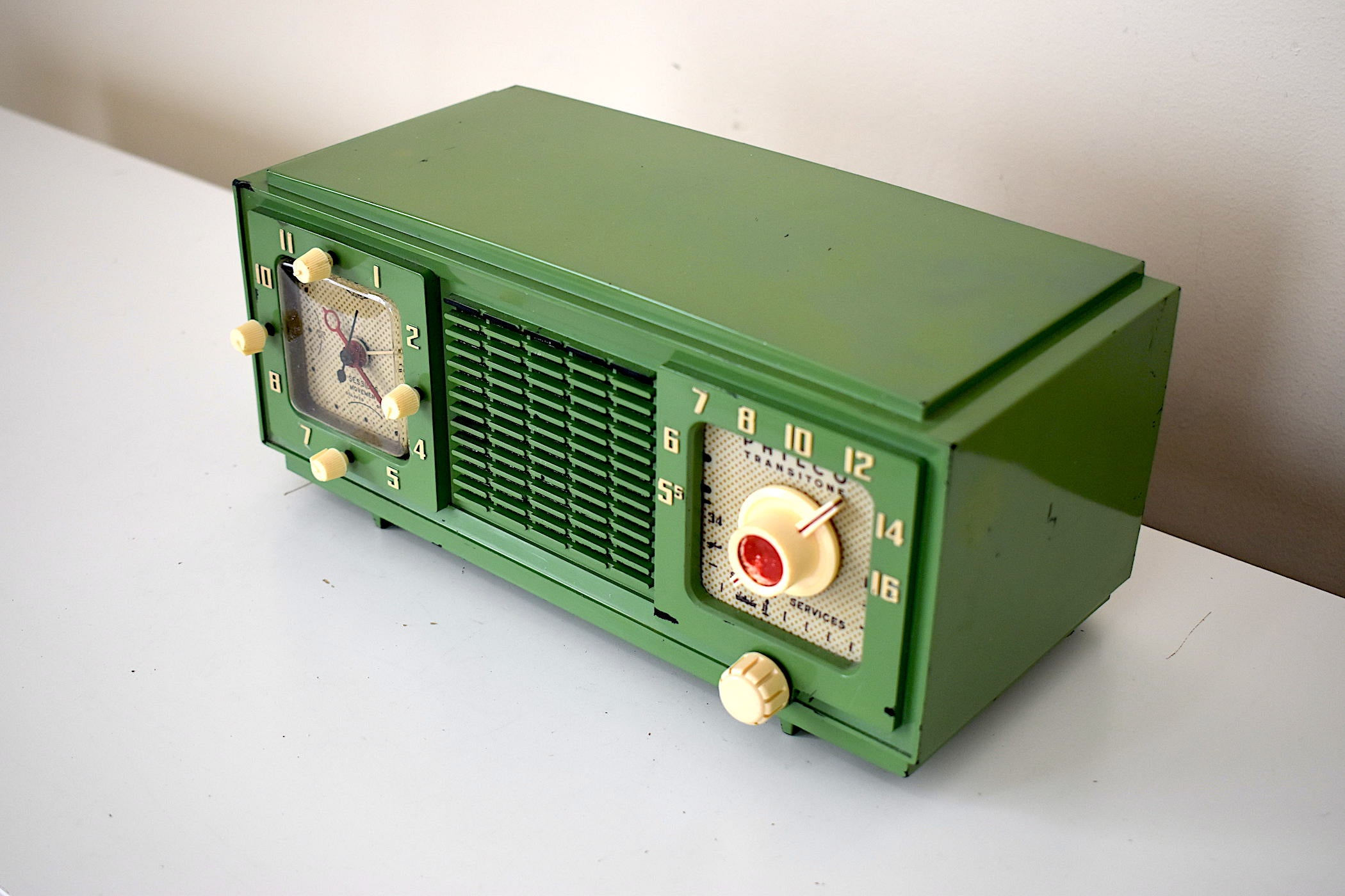 Grasshopper Green 1953 Philco Transitone Model 53-701 AM Vacuum