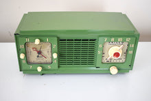 画像をギャラリービューアに読み込む, Grasshopper Green 1953 Philco Transitone Model 53-701 AM 真空管ラジオ レアなユニークなカラーコンボサウンドが素晴らしい!