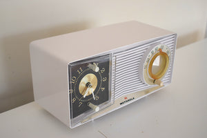 Bluetooth Ready To Go - Alpine White 1962 Motorola Model C9P1 AM Vacuum Tube Radio Works Great!