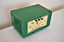 Charger l&#39;image dans la galerie, Grass Green 1954 Philco Model C724 Vacuum Tube AM Clock Radio Rare Model Outstanding Sound!
