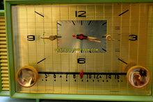 画像をギャラリービューアに読み込む, SOLD! - Oct 9, 2017 - MINT GREEN Mid Century Retro Vintage 1959 Admiral 298 Tube AM Clock Radio Sounds Great! - [product_type} - Admiral - Retro Radio Farm