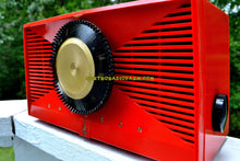 Charger l&#39;image dans la galerie, SOLD! - Sept 17, 2017 - MATADOR RED Mid Century Vintage 1955 Emerson Model 812B Tube AM Clock Radio Rare Color Sounds Great! - [product_type} - Emerson - Retro Radio Farm