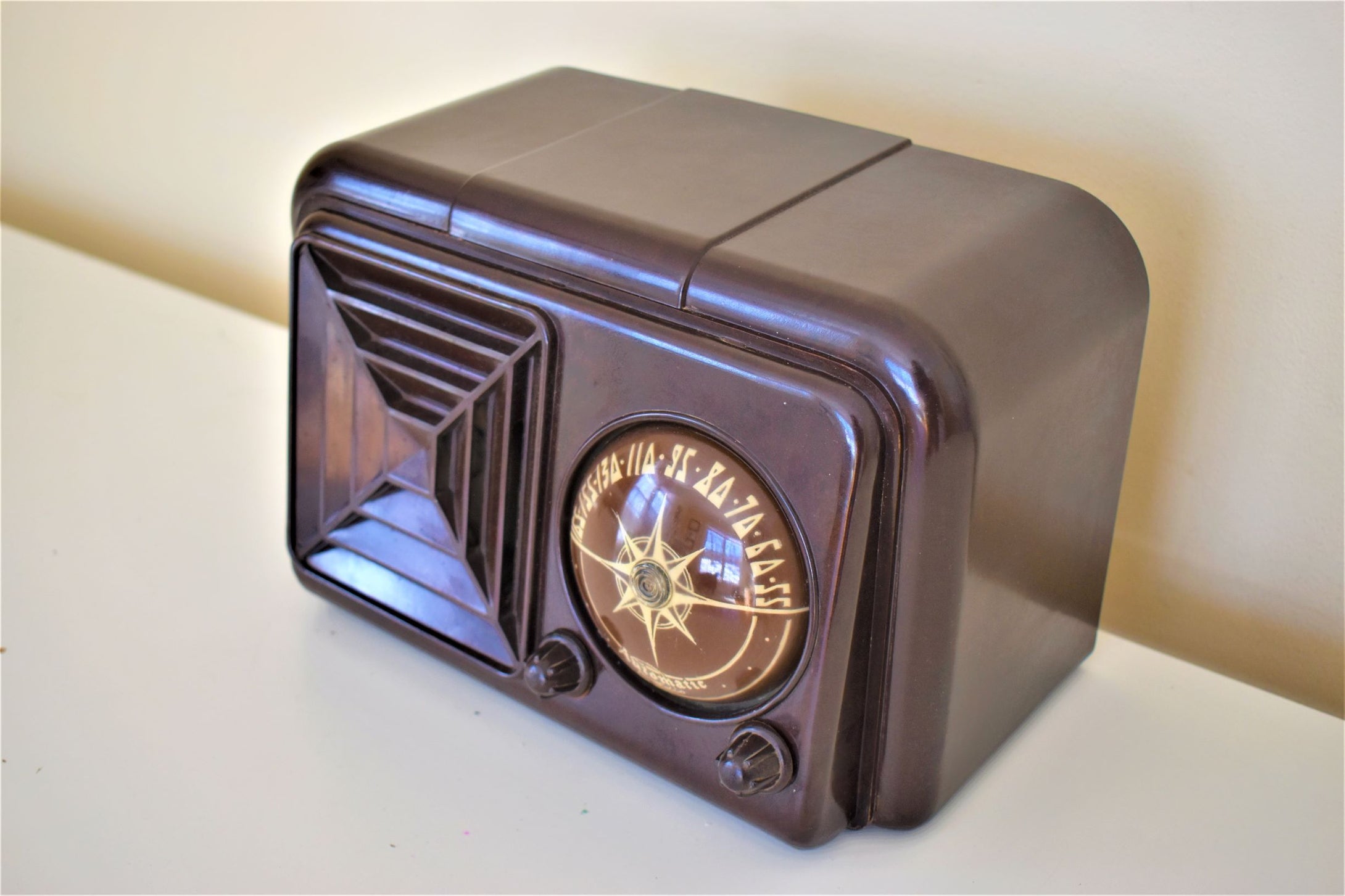 Mocha Brown Bakelite 1946 Automatic Model 614X Vacuum Tube AM Radio Sounds Great Beautiful Design!