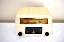 Charger l&#39;image dans la galerie, Ivory White 1946 General Electric Model 201 Vacuum Tube AM Radio Excellent Condition Great Sounding!
