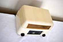 Load image into Gallery viewer, Ivory White 1946 General Electric Model 201 Vacuum Tube AM Radio Excellent Condition Great Sounding!
