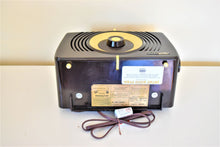 Load image into Gallery viewer, Wenge Brown Bakelite 1951 RCA Victor Model X-551 Vacuum Tube Radio Looks and Sounds Great!