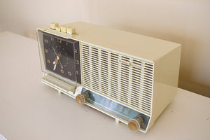 白雪姫 1960 GE ゼネラル エレクトリック モデル C-450B AM ヴィンテージ ラジオ サウンドは素晴らしいレア カラー コンボです。