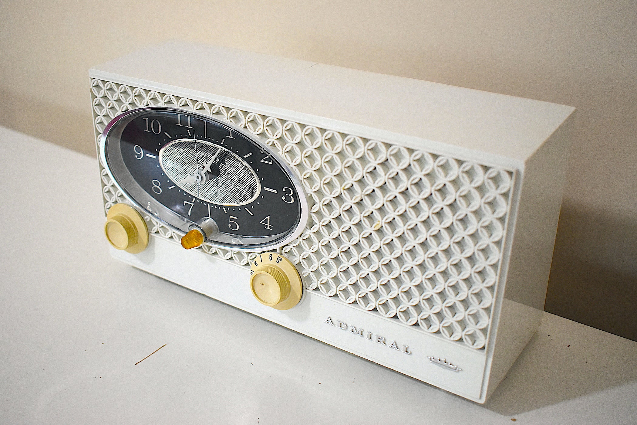 Bluetooth Ready To Go - Breezeway White 1964 Admiral 'Duet' Model Y3353 AM Vacuum Tube Clock Radio Works Great!
