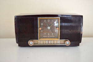 Elegant Brown Marbled 1955 General Electric Model 551 Vintage AM Vacuum Tube Clock Radio Sounds Great Looks Classy!