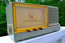 Charger l&#39;image dans la galerie, SOLD! - Dec 26, 2018 - Sage Green Mid Century Retro Vintage 1956 Arvin Model 957T AM Tube Clock Radio Works Great! - [product_type} - Arvin - Retro Radio Farm