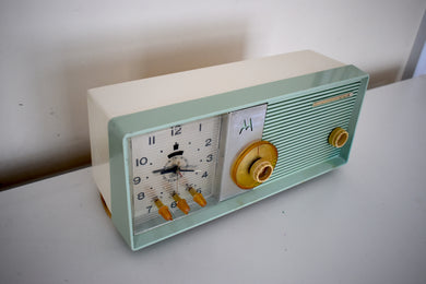 Cool Mint Green 1957 Motorola Model 5C25GW Vacuum Tube AM Clock Radio Rare Color Sounds Wonderful!