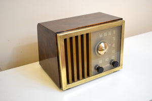 Oak Burl Wood Grain Finished 1947 RCA Victor Model 75X15 AM Brown Bakelite Vacuum Tube Radio
