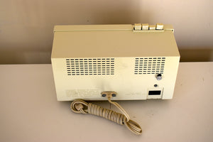 Snow White 1960 GE General Electric Model C-450B AM Vintage Radio Sounds Terrific Rare Color Combo!