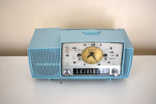 Charger l&#39;image dans la galerie, Sonic Blue Mid Century 1958 General Electric Model 913D Vacuum Tube AM Clock Radio Beauty Sounds Fantastic Rare Working Clock Light Wow!