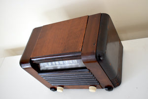 Artisan Handcrafted Solid Wood Beauty Art Deco 1941 General Electric Model L-604 AM Vacuum Tube Radio Sounds Glorious!