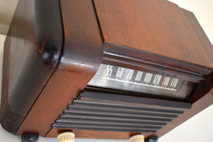 職人手作りの無垢材の美しいアールデコ調 1941 年ゼネラル・エレクトリック モデル L-604 AM 真空管ラジオのサウンドは素晴らしいです。