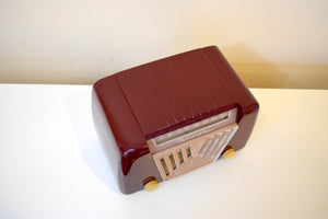 Burgundy Beauty 1949 Motorola Model 68X-11Q Vintage Vacuum Tube AM Clock Radio Great Sounding and Looking!