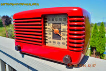 Charger l&#39;image dans la galerie, SOLD! - Oct 7, 2014 LIPSTICK RED Vintage Deco Retro 1947 Philco Transitone 46-200 AM Bakelite Tube Radio Works! Wow! - [product_type} - Philco - Retro Radio Farm