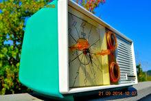 Charger l&#39;image dans la galerie, SOLD! - Dec 9, 2014 - SEAFOAM Green Turquoise Retro Jetsons Vintage 1956 Truetone DC-2083 AM Tube Clock Radio WORKS! - [product_type} - Truetone - Retro Radio Farm