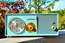 Charger l&#39;image dans la galerie, SOLD! - Dec 9, 2014 - BABY BLUE Retro Jetsons 1957 Motorola 5C14CW Tube AM Clock Radio WORKS! - [product_type} - Motorola - Retro Radio Farm
