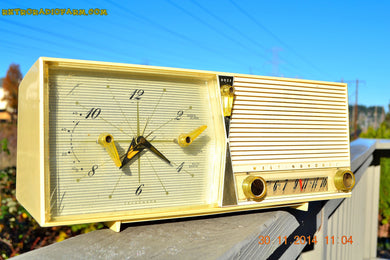 SOLD! - Dec 30, 2014 - IVORY Retro Jetsons Vintage 1958 Westinghouse Model 645T6 AM Tube Clock Radio WORKS!