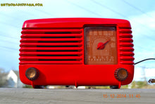 Charger l&#39;image dans la galerie, SOLD! - Feb 2, 2015 - LIPSTICK RED Vintage Deco Retro 1947 Philco Transitone 48-200 AM Bakelite Tube Radio Works! Wow! - [product_type} - Philco - Retro Radio Farm
