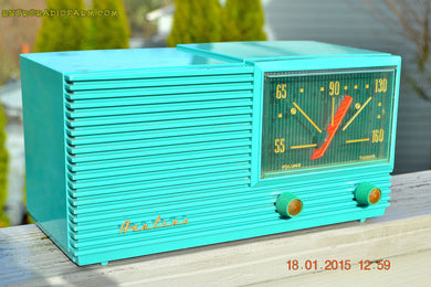 売れました！ - 2015 年 3 月 22 日 - ミッドセンチュリー マーベル レトロ Jetsons ヴィンテージ ターコイズ 1959 エアライン DSE1625A AM 真空管ラジオが完全に復元されました。
