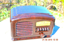 Charger l&#39;image dans la galerie, SOLD! - Feb 19, 2016 - ART DECO 1940 AIRLINE Model 04BR-513 AM Brown Swirly Marbled Bakelite Tube Radio Totally Restored! - [product_type} - Airline - Retro Radio Farm