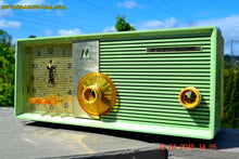 画像をギャラリービューアに読み込む, SOLD! - Aug 19, 2015 - BLUETOOTH MP3 READY - COOL MINT GREEN Retro Jetsons 1957 Motorola 5C25GW Tube AM Clock Radio Totally Restored! - [product_type} - Motorola - Retro Radio Farm
