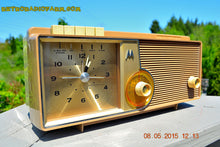 Charger l&#39;image dans la galerie, SOLD! - Oct 1, 2015 - VERY BRADY BROWN Retro Jetsons 1962 Motorola 5C16NW Tube AM Clock Radio Works! - [product_type} - Motorola - Retro Radio Farm