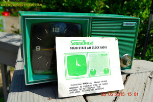 売れました！ - 2015 年 12 月 11 日 - KELLY GREEN レトロ Jetsons ヴィンテージ 1960 年代または 1970 年代のサウンドウェーブ AM ソリッドステート クロック ラジオ アラームが動作します。