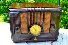 Load image into Gallery viewer, SOLD! - Sept 17, 2015 - STUNNING Art Deco Retro Vintage 1940 Emerson Model 126 Brown Swirly Marbled Bakelite AM Tube Radio Totally Restored! - [product_type} - Emerson - Retro Radio Farm