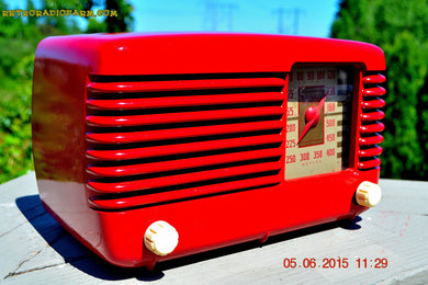 売れました！ - 2015 年 7 月 28 日 - リップスティック レッド ヴィンテージ デコ レトロ 1947 Philco Transitone 48-200 AM ベークライト管ラジオは動作します。おお！