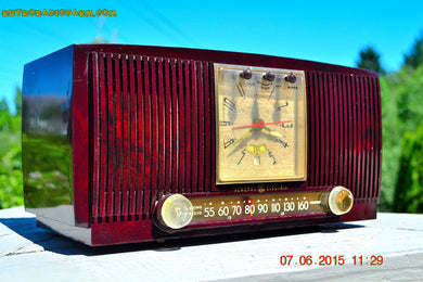 売れました！ - 2015 年 7 月 28 日 - Bluetooth MP3 対応 エレガントなバーガンディ 1955 ゼネラル エレクトリック モデル 543 レトロ AM クロック ラジオは動作します。