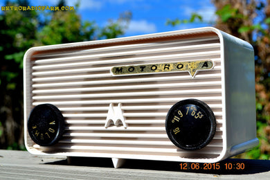 SOLD! - Jan 23, 2016 - BLUETOOTH MP3 READY - ALPINE WHITE Retro Jetsons 1957 Motorola Model 57A Tube AM Radio Works!