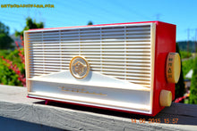 画像をギャラリービューアに読み込む, SOLD! - Dec 8, 2016 - BLUETOOTH MP3 READY - Red and White Mid Century Retro Jetsons 1957 Truetone Model DC2854 Tube AM Radio Works! - [product_type} - Truetone - Retro Radio Farm