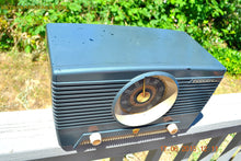 Charger l&#39;image dans la galerie, SOLD! - Aug 4, 2015 - GUNMETAL GREEN Mid Century Retro Jetsons 1954 Truetone Model D2637 Tube AM Radio Works! - [product_type} - Truetone - Retro Radio Farm
