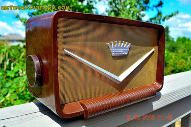 売れました！ - 2015 年 8 月 9 日 - ロカビリー レトロ ヴィンテージ キャデラック ブラウン マーブル ゴールド 1950 年代 Truetone Western Auto D2586 AM 真空管ラジオは動作します。