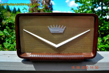 Load image into Gallery viewer, SOLD! - Aug 9, 2015 - ROCKABILLY Looking Retro Vintage Cadillac Brown Marbled Gold 1950&#39;s Truetone Western Auto D2586 AM Tube Radio WORKS! - [product_type} - Truetone - Retro Radio Farm