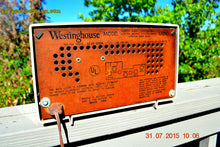 画像をギャラリービューアに読み込む, SOLD! - Sept 9, 2015 - MAD FOR PLAID! Mid Century Retro Vintage 1956 Westinghouse H503T5A Tube AM Radio WORKS! - [product_type} - Westinghouse - Retro Radio Farm