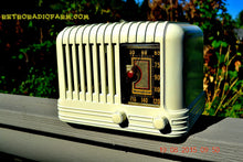 Charger l&#39;image dans la galerie, SOLD! - Nov 24, 2015 - BEAUTIFUL Art Deco Golden Age 1940 Westinghouse WR-176 Bakelite AM Tube Radio Works! - [product_type} - Westinghouse - Retro Radio Farm